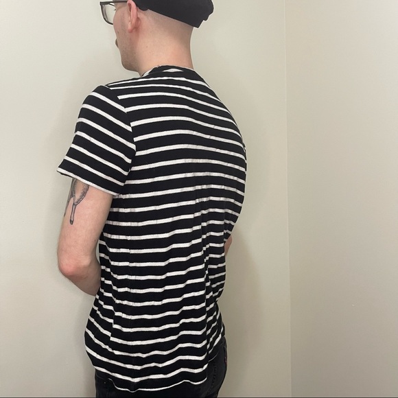 MENS SIZE MEDIUM  H&M STRIPED SHIRT - Picture 3 of 4